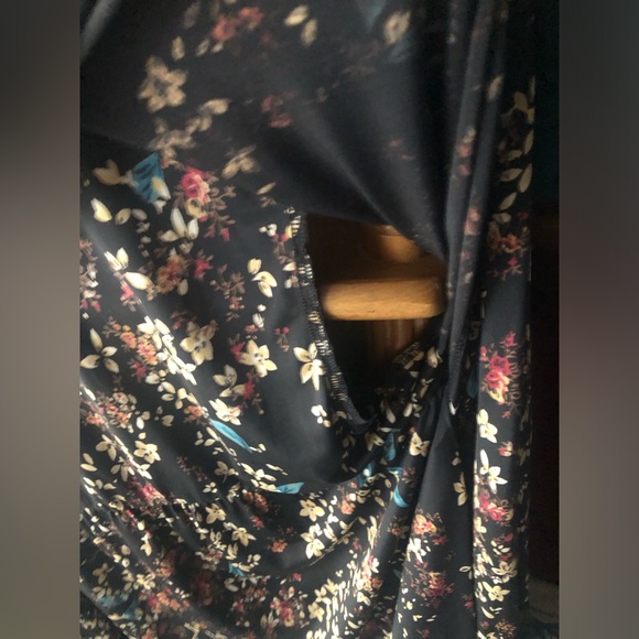 Floral Maternity Nursing Midi Dress - Picture 4 of 6